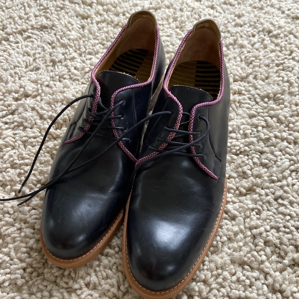 Justin Deakin Women’s size 5, Made in Italy Piano Black with pink/purple trim